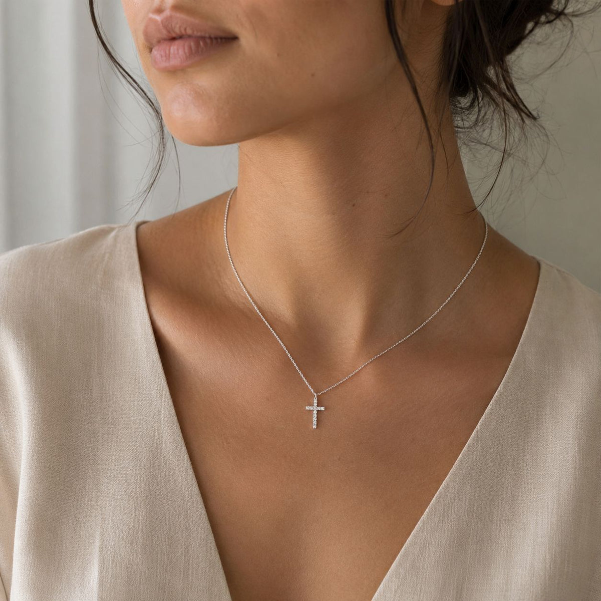 Iced cross pendant necklace Silver