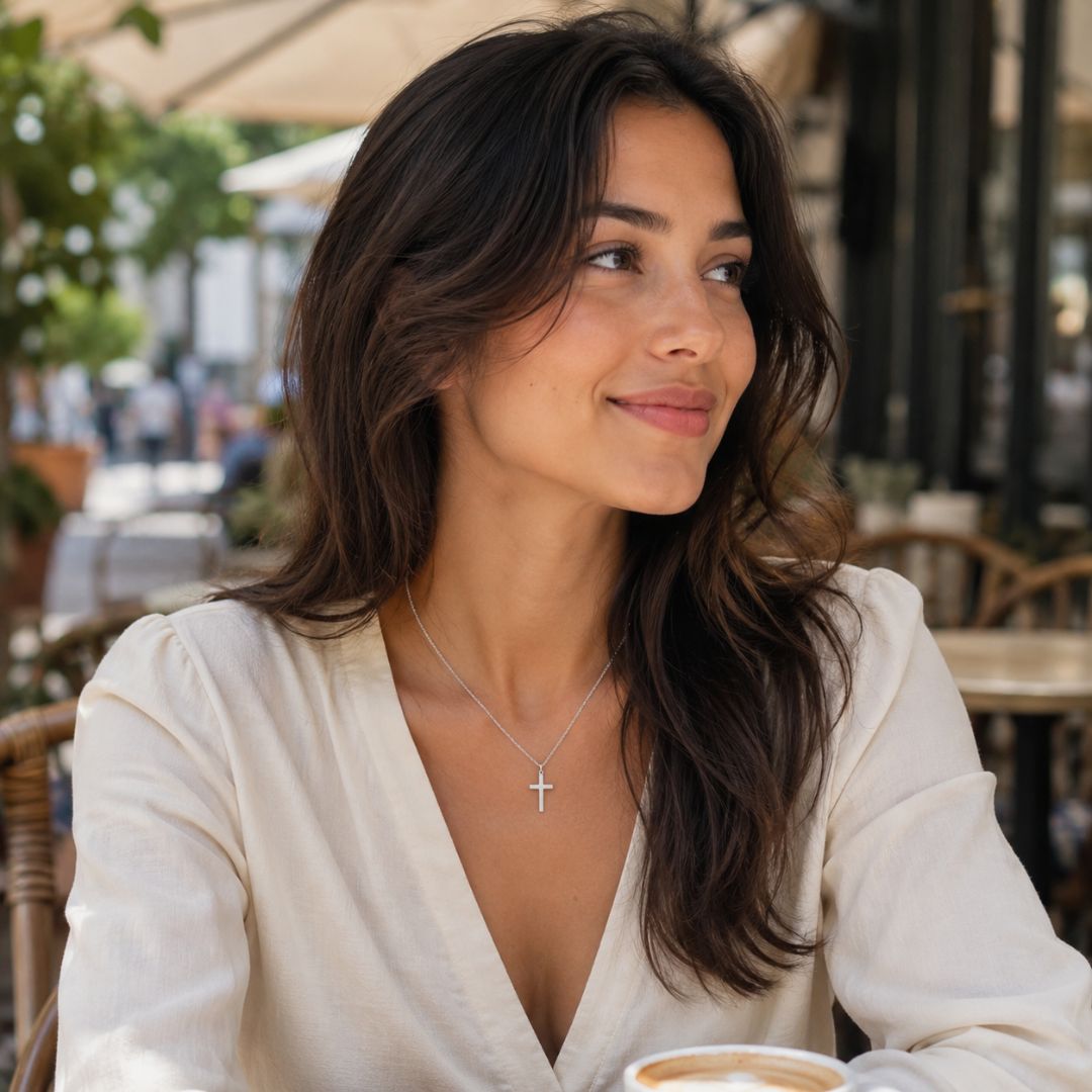 Dainty cross necklace Silver