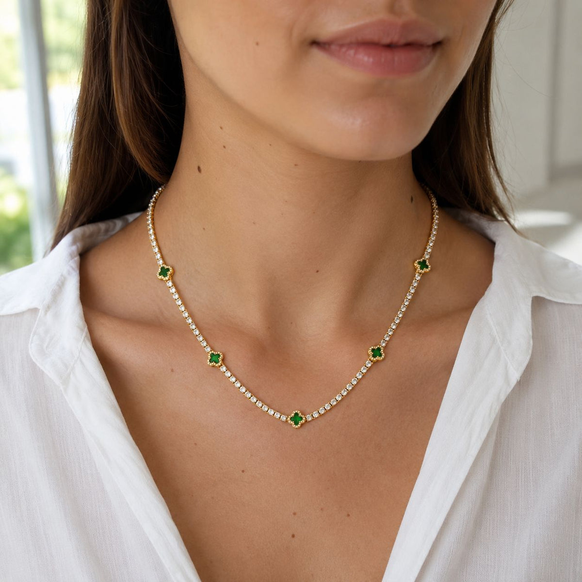 Emerald clover necklace Gold