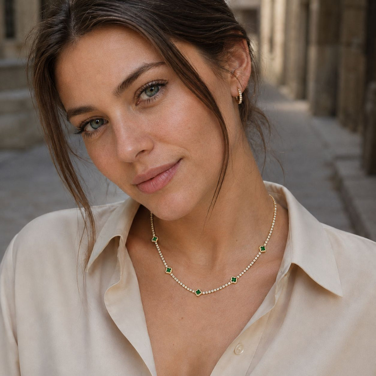 Emerald clover necklace Gold