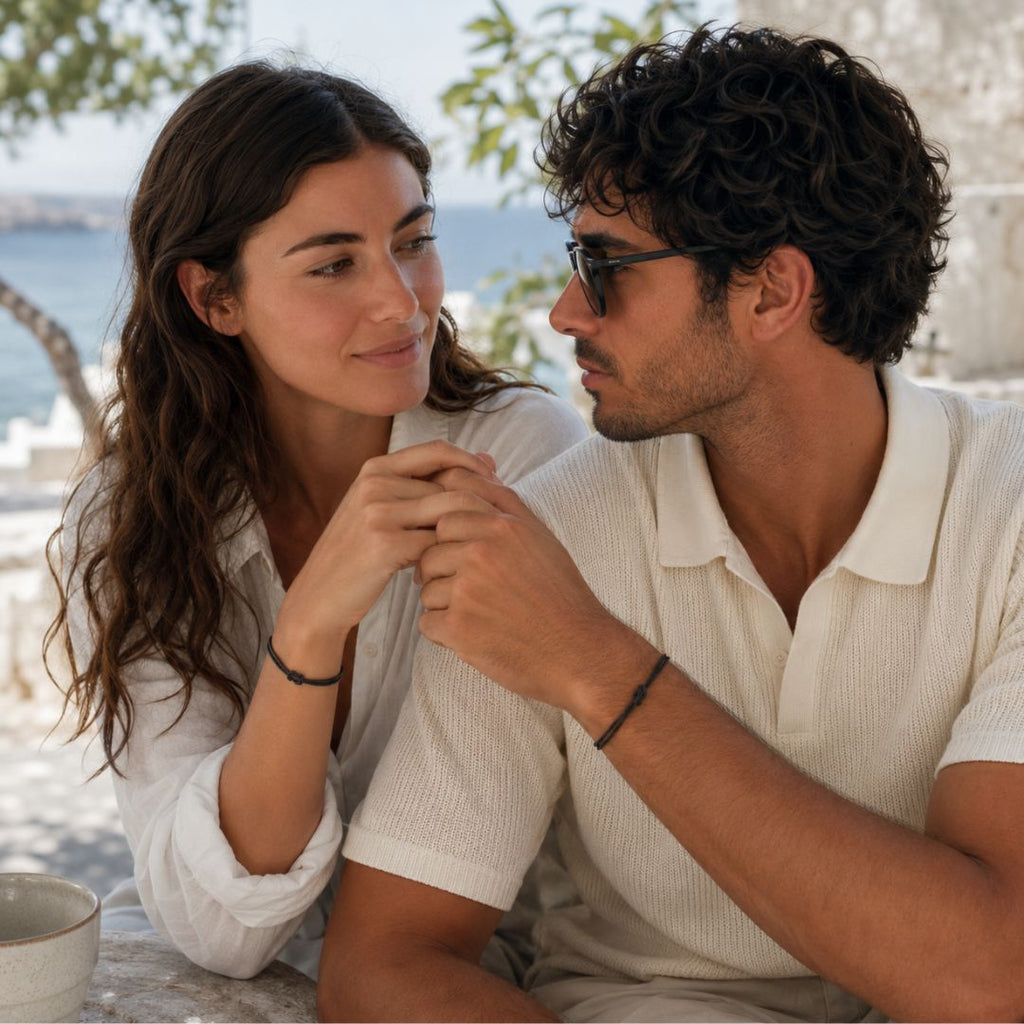 Loop knot bracelet Black