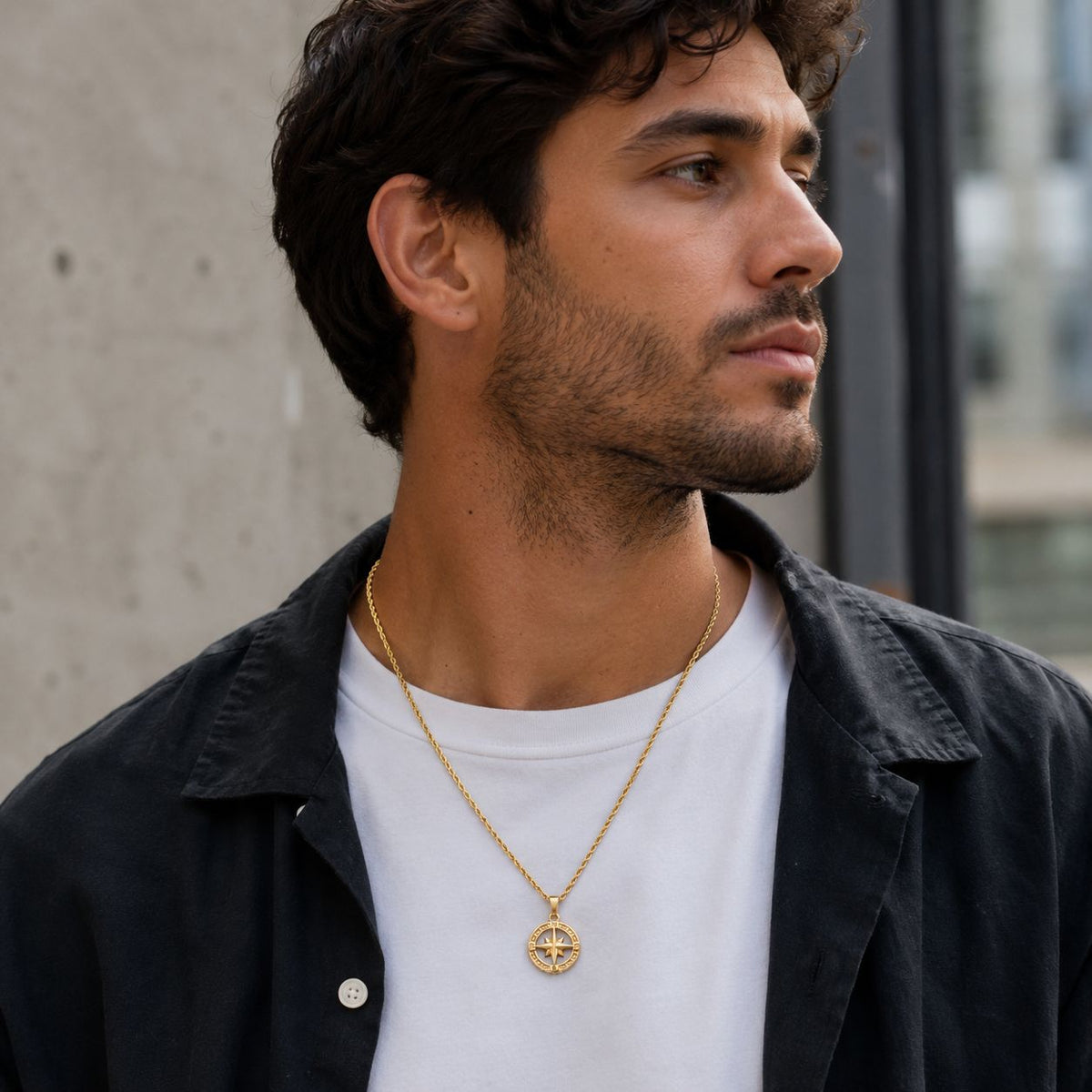 North Star Pendant Necklace Gold