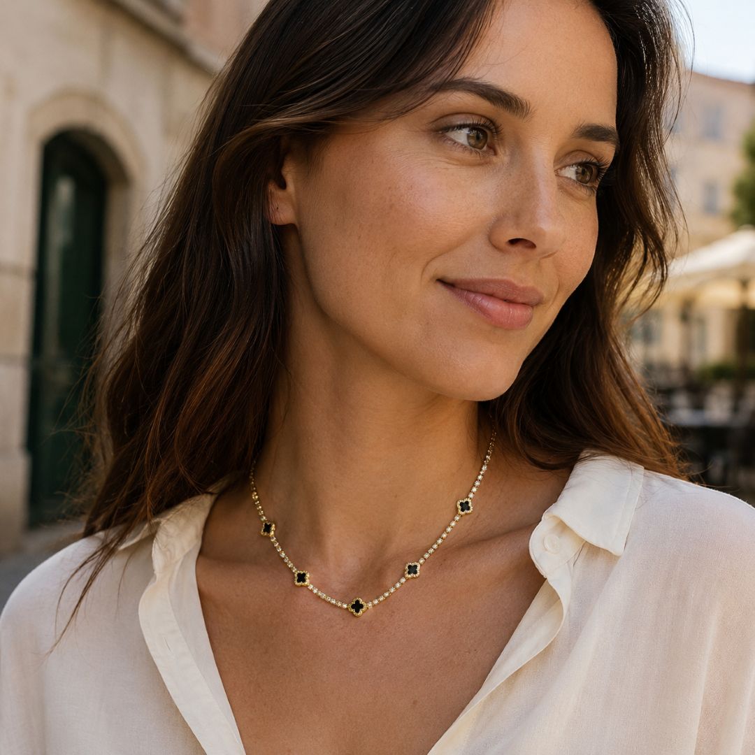 Onyx clover necklace Gold