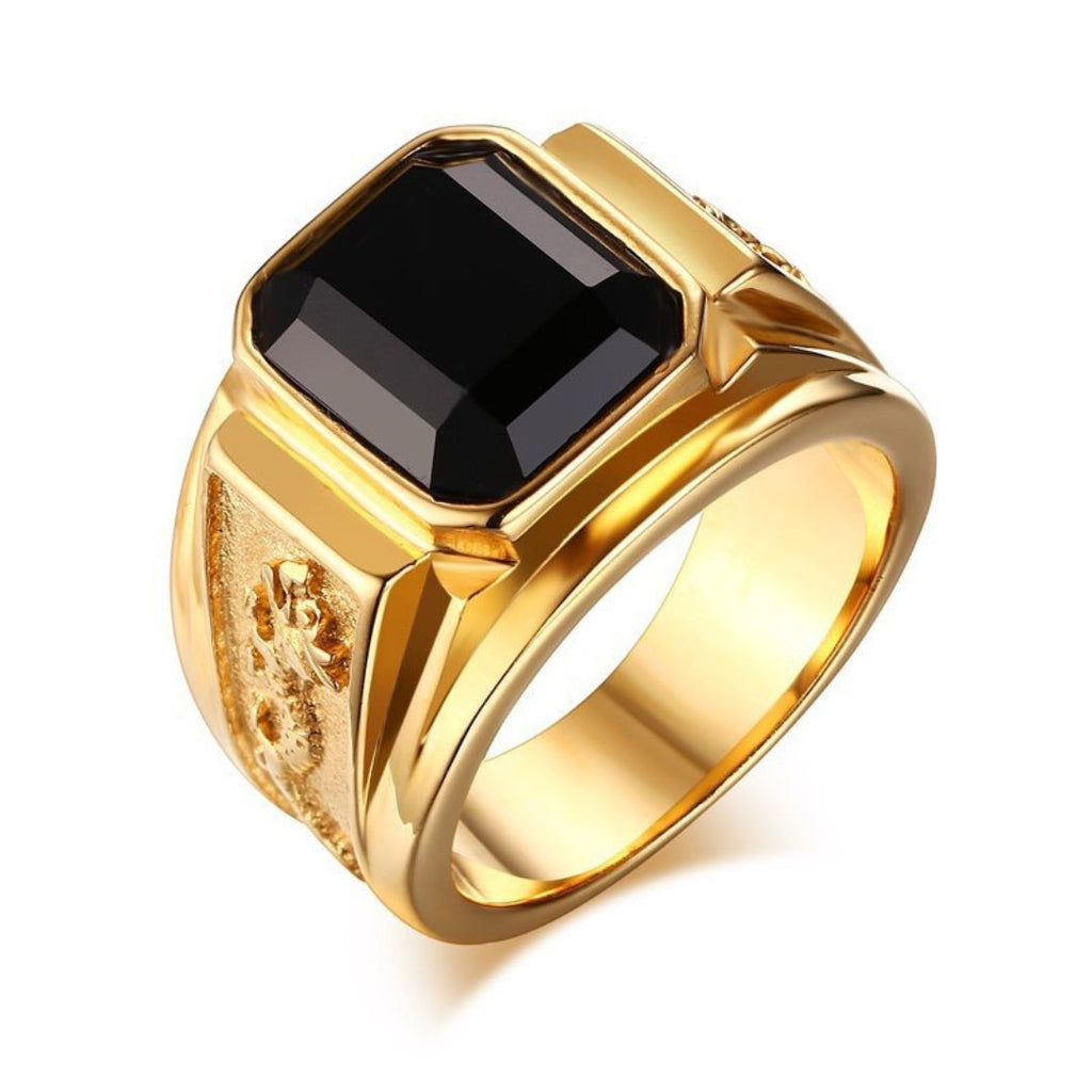 Black onyx signet ring Gold