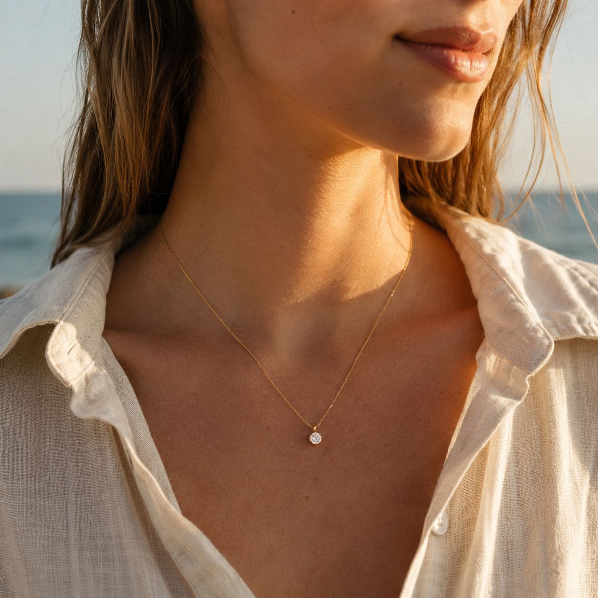 Round stone pendant necklace Gold