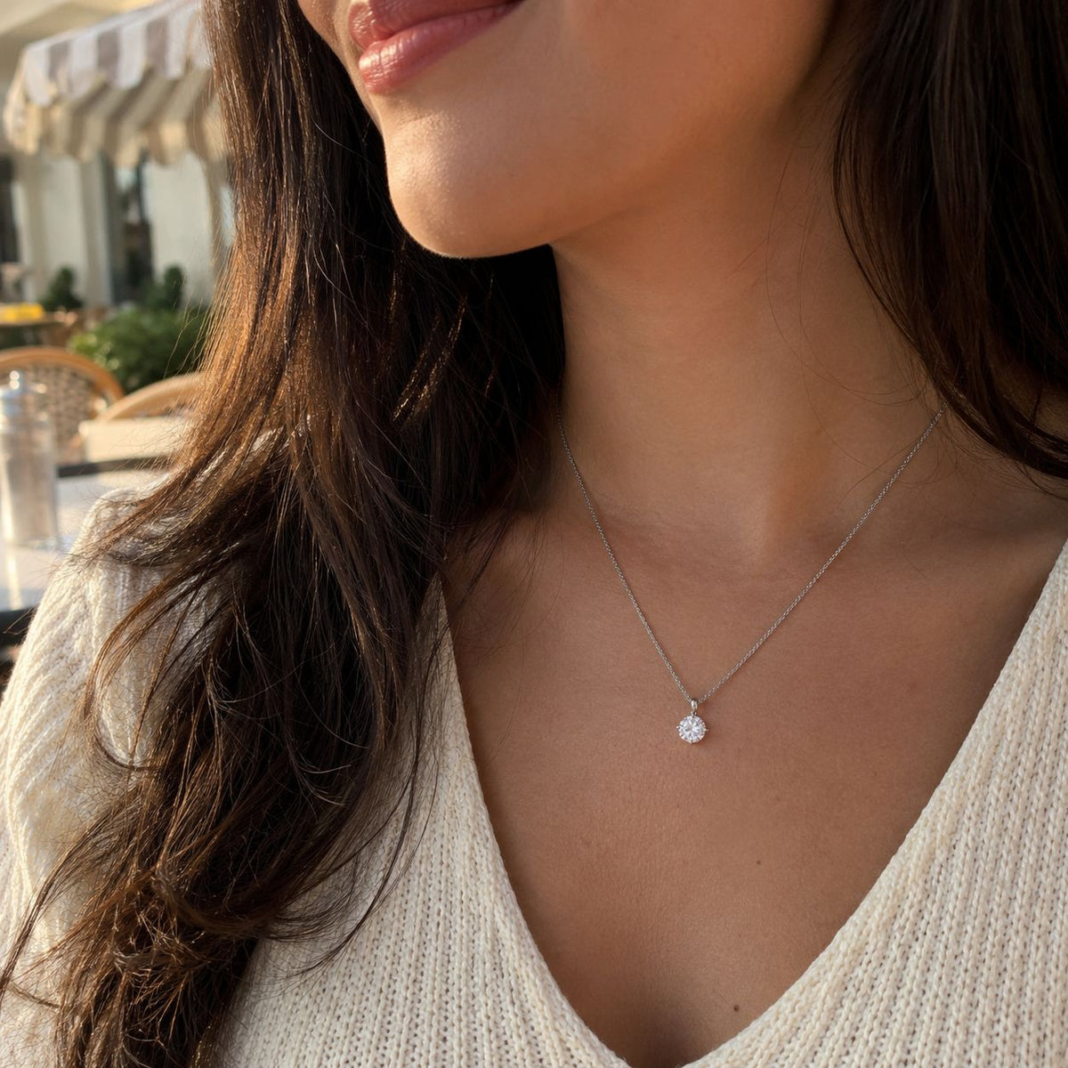 Round stone pendant necklace Silver