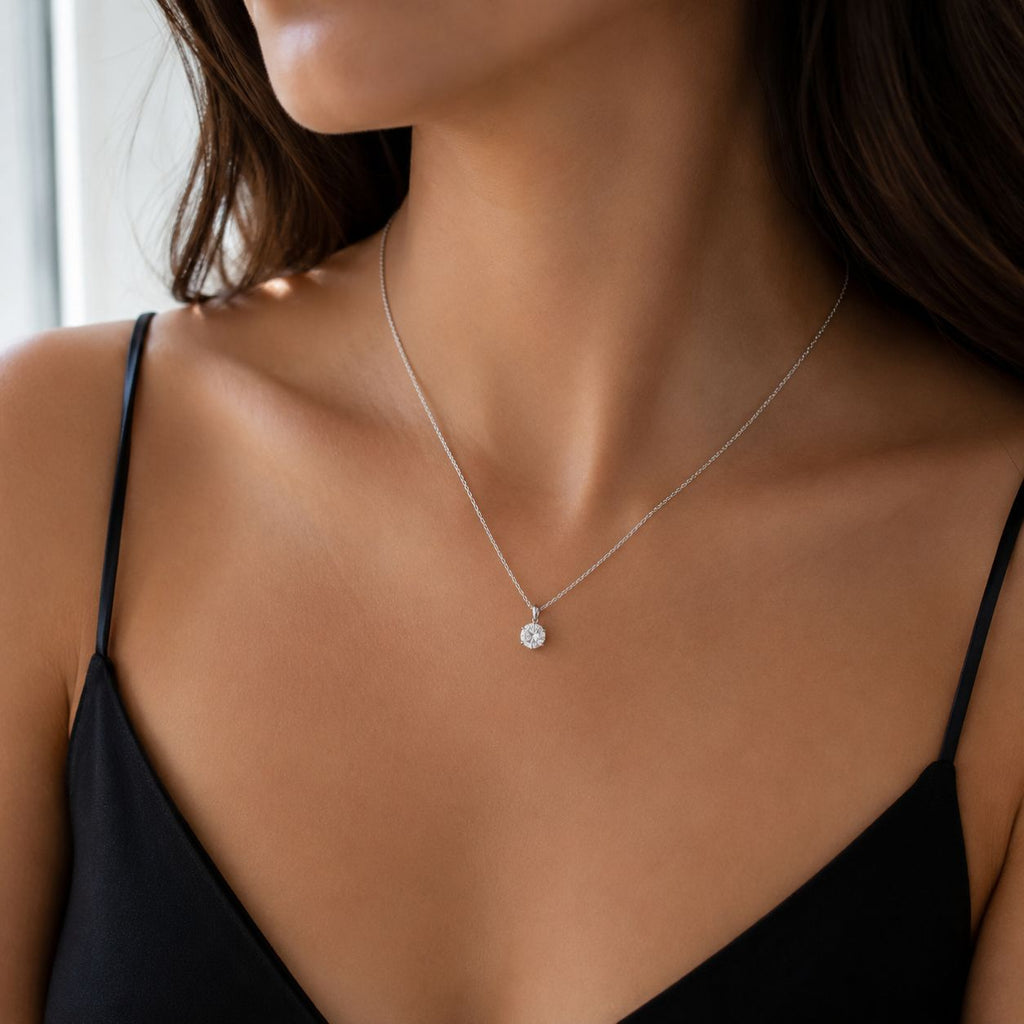 Round stone pendant necklace Silver