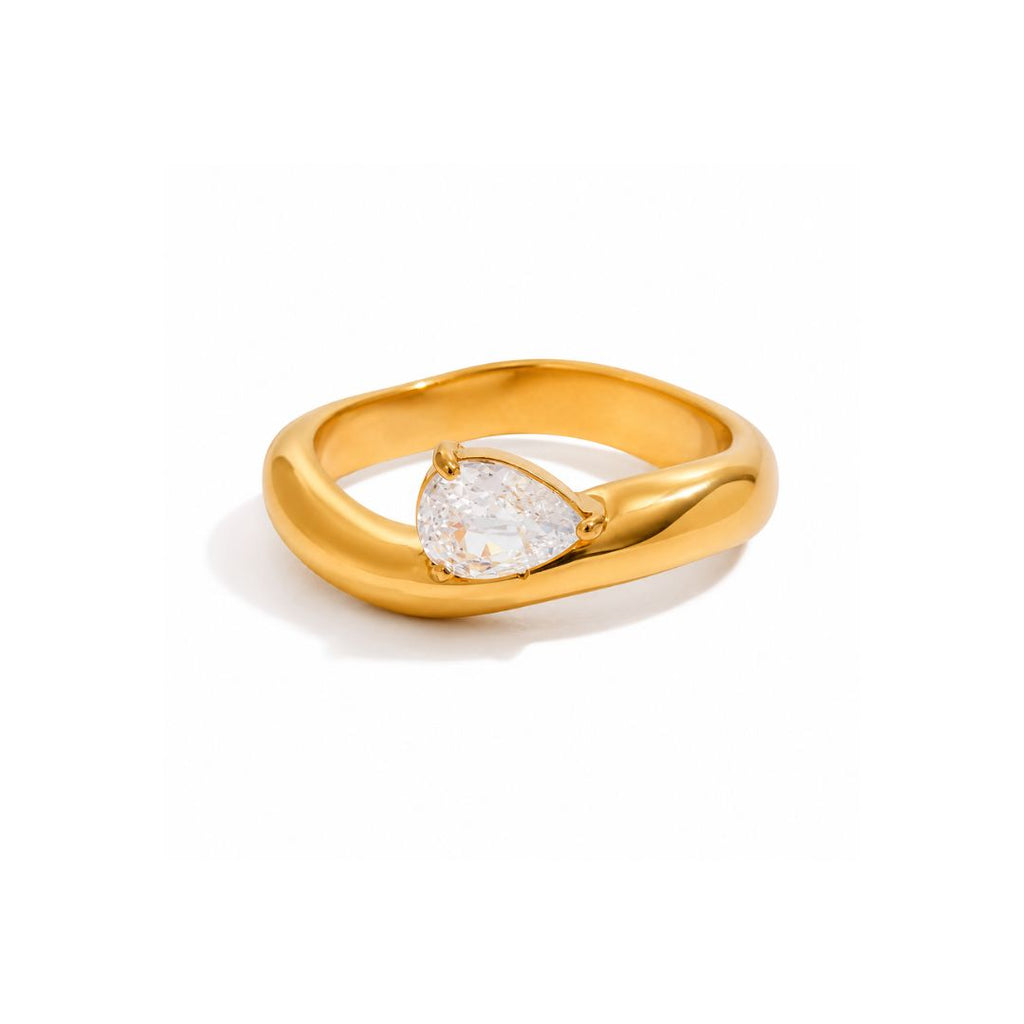 Teardrop statement ring Gold